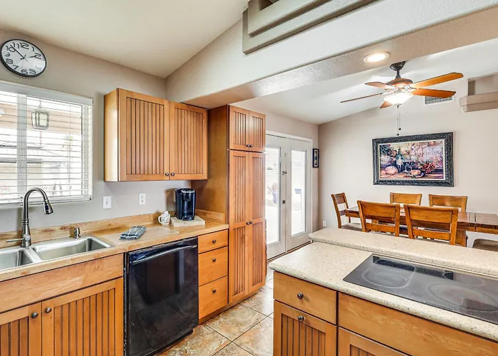 Holiday home Grill & Dine Outside: Havasu W/ Pool!