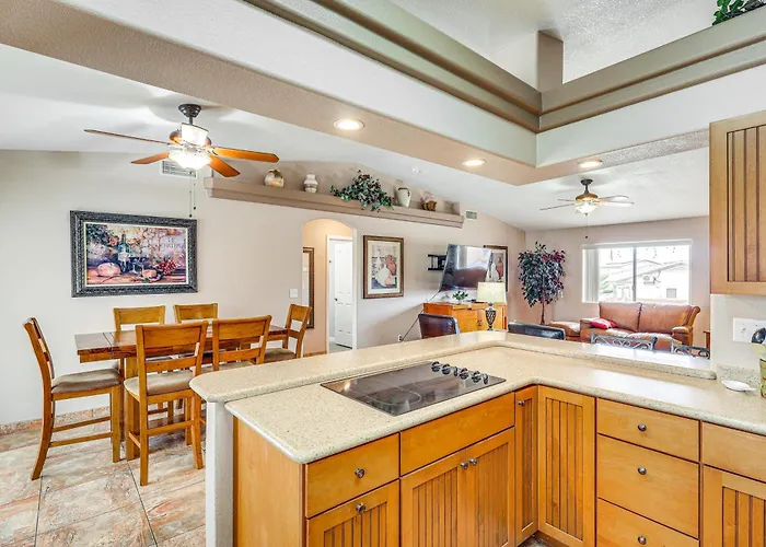 Grill & Dine Outside: Havasu W/ Pool! Holiday home Lake Havasu City