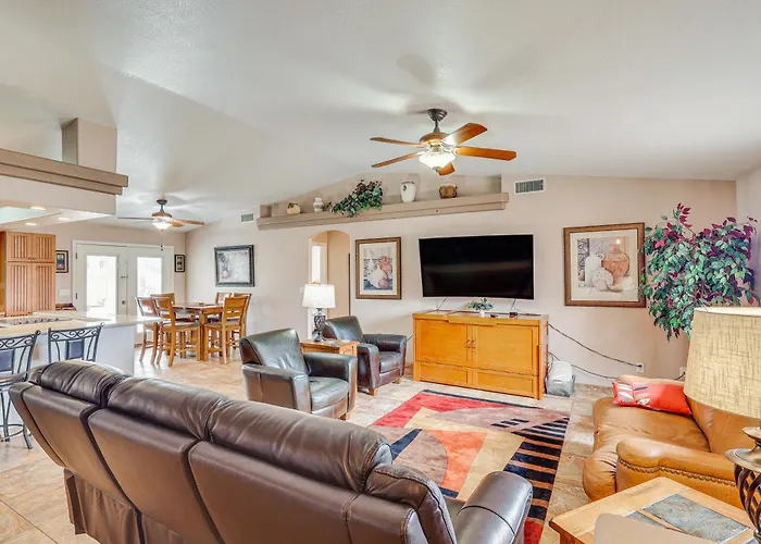 Holiday home Grill & Dine Outside: Havasu W/ Pool! Lake Havasu City