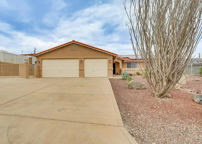 Holiday home Grill & Dine Outside: Havasu W/ Pool! Lake Havasu City